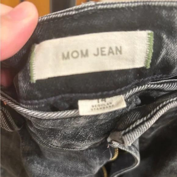 AE77 Distressed Mom Jeans- sold out online! - Picture 2 of 4